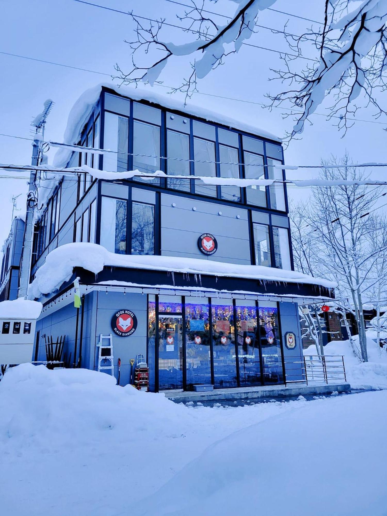 Q Fox Black Diamond Hotel Куттян Экстерьер фото